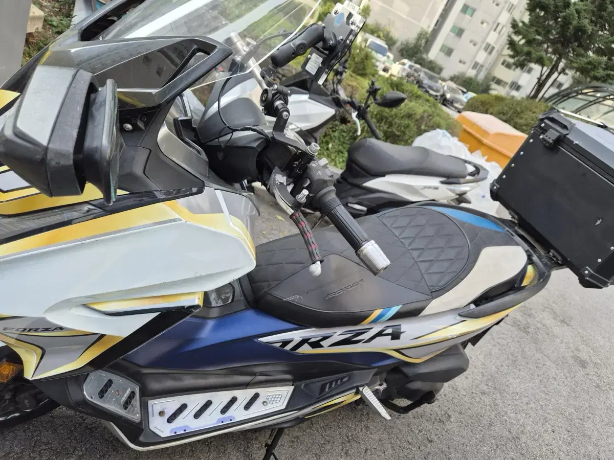 18년식 포르자 300cc