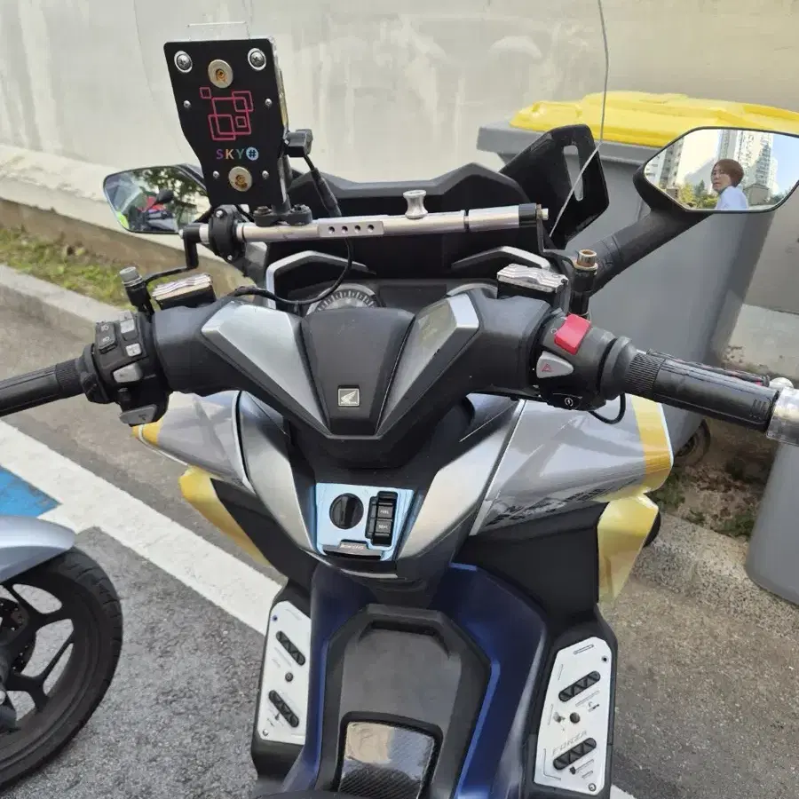 18년식 포르자 300cc