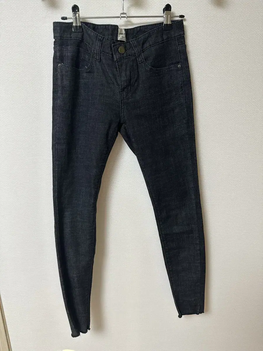 Black and blue skinny xs