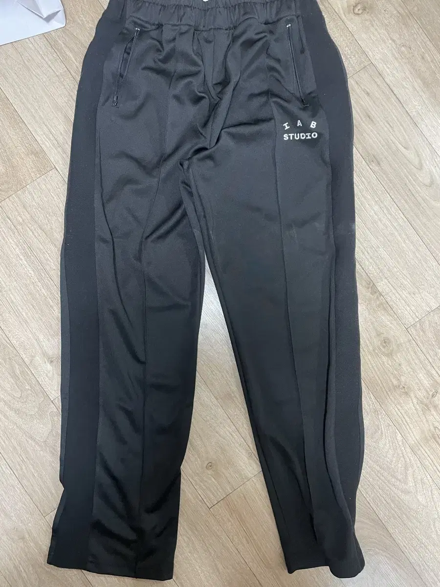 iAppStudio Trackpants