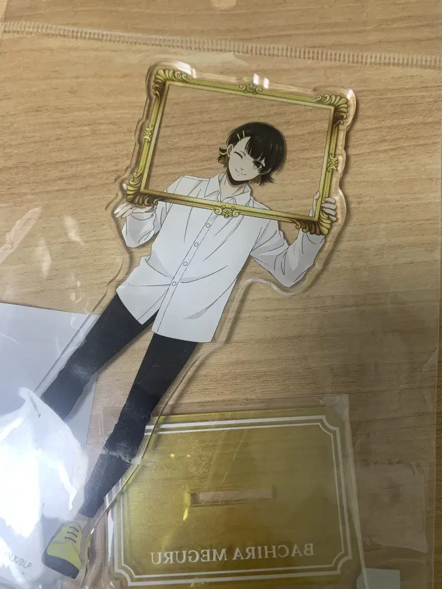 BLUELOCK Bachira Acrylic Stand