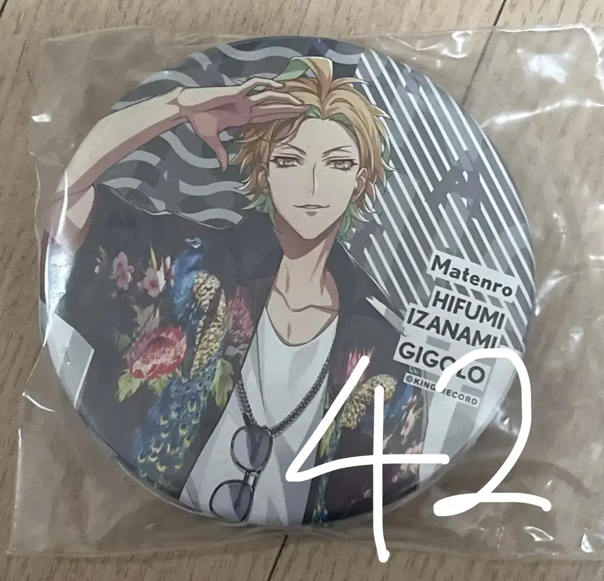 HIFUMI HIFUMI EW03 LEE YEOREUM badge bulk sells