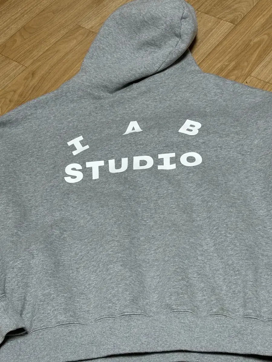 iapp studio light gray 21ss size L