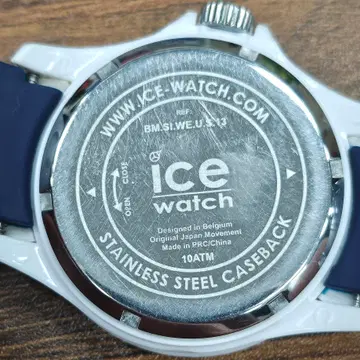 아이스워치 BMW 콜라보 여성용 아날로그 손목시계 브랜드 중고거래