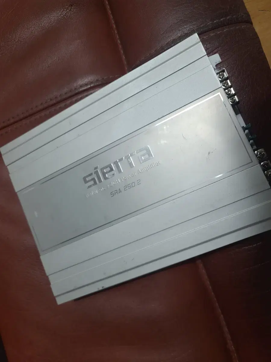 씨에라SRA250W.2채널. 카앰프