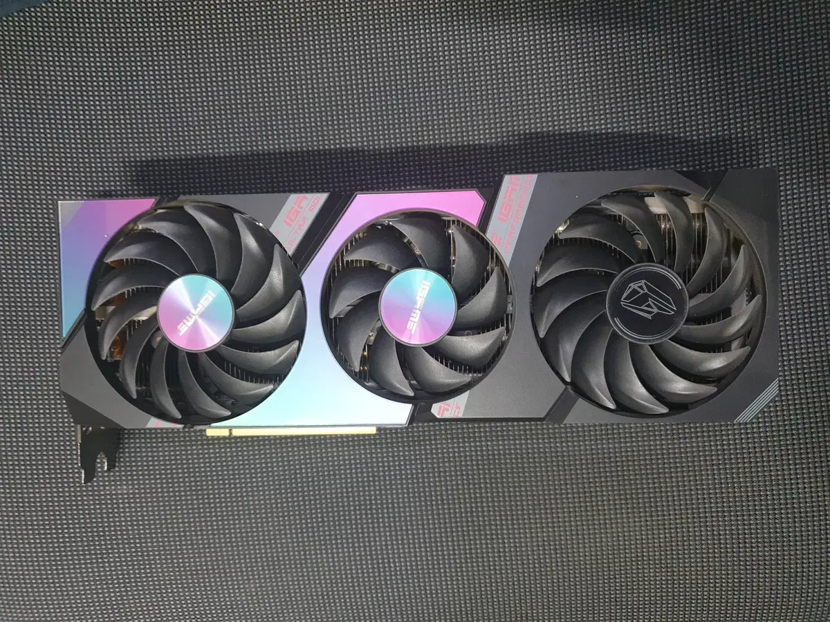 컬러풀  iGame  RTX 3080 Ultra OC 10G-V 화이트