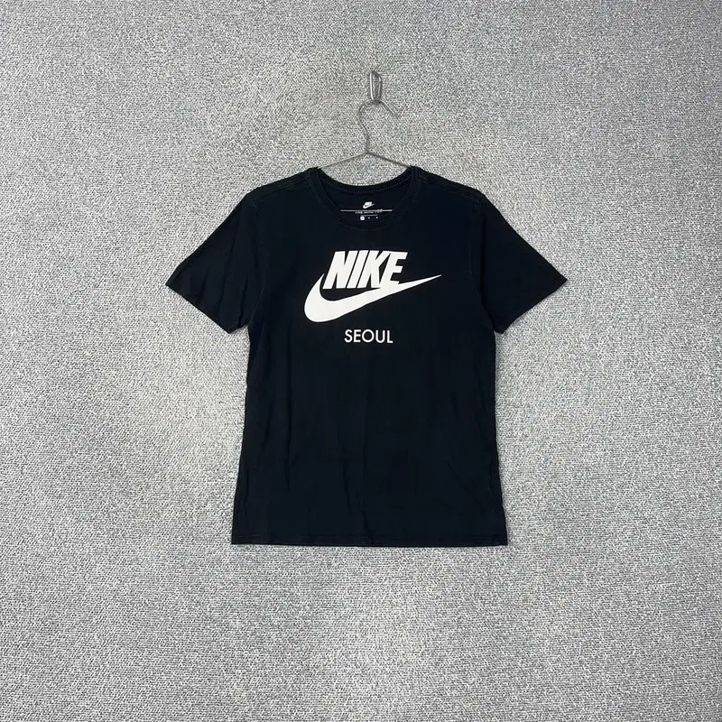 Nike Seoul Logo Vahn Short Sleeve Tee M