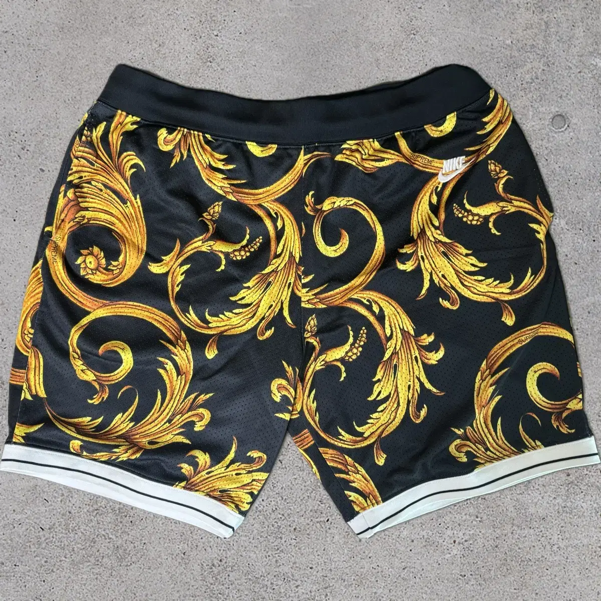 Supreme Nike Pomposity Mesh Shorts Vahn XL