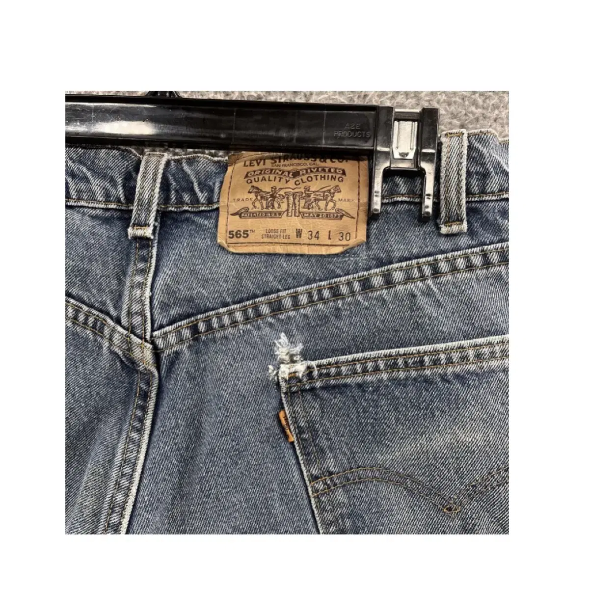 90s levis 565 loose fit Made In USA