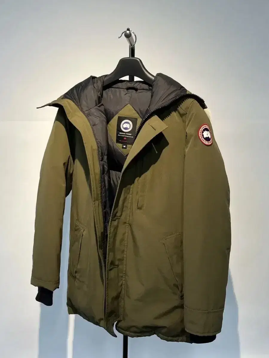 Canada Goose Chateau Interfit M Khaki (Domestic 100)