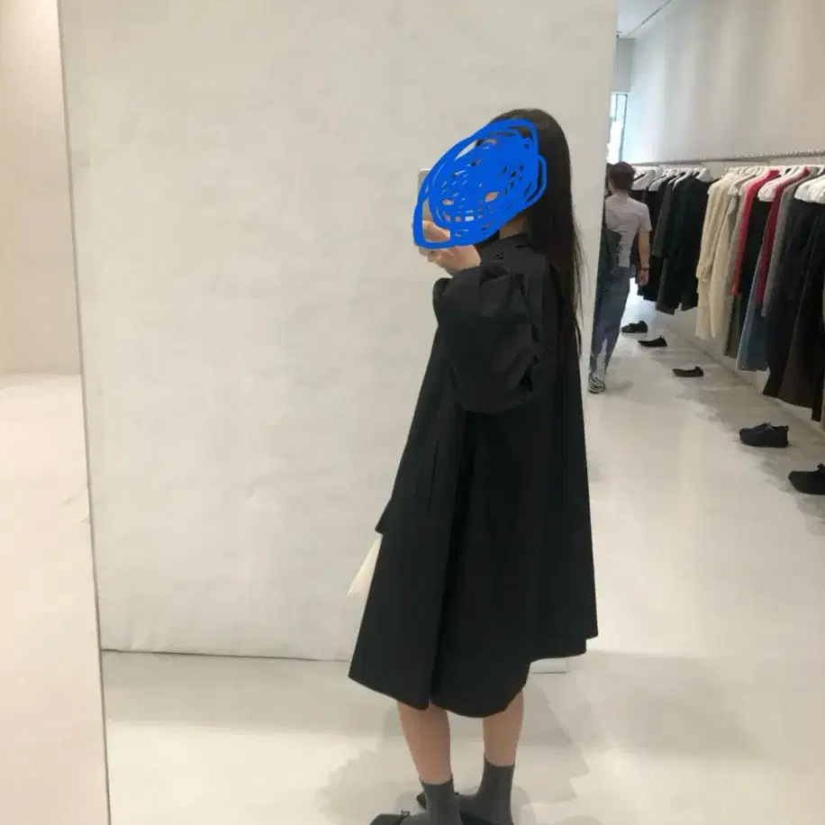 아모멘토 셔링 드레스 점퍼 (SHIRRING DRESS JUMPER)