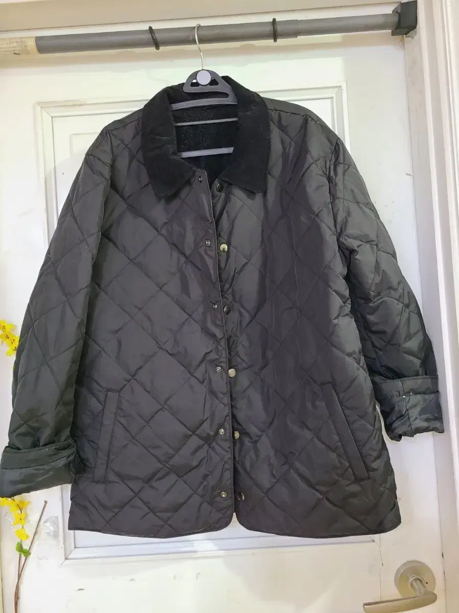 Winter. Duck down 50. quilted padded jacket.   Almost new.  Chest61