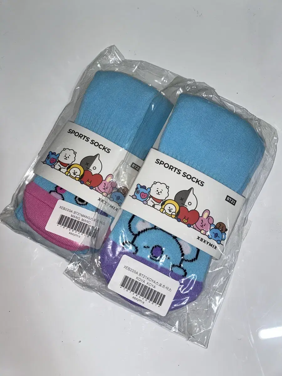 Bt21 mang/ koya sports socks (bts) j-hope/jin