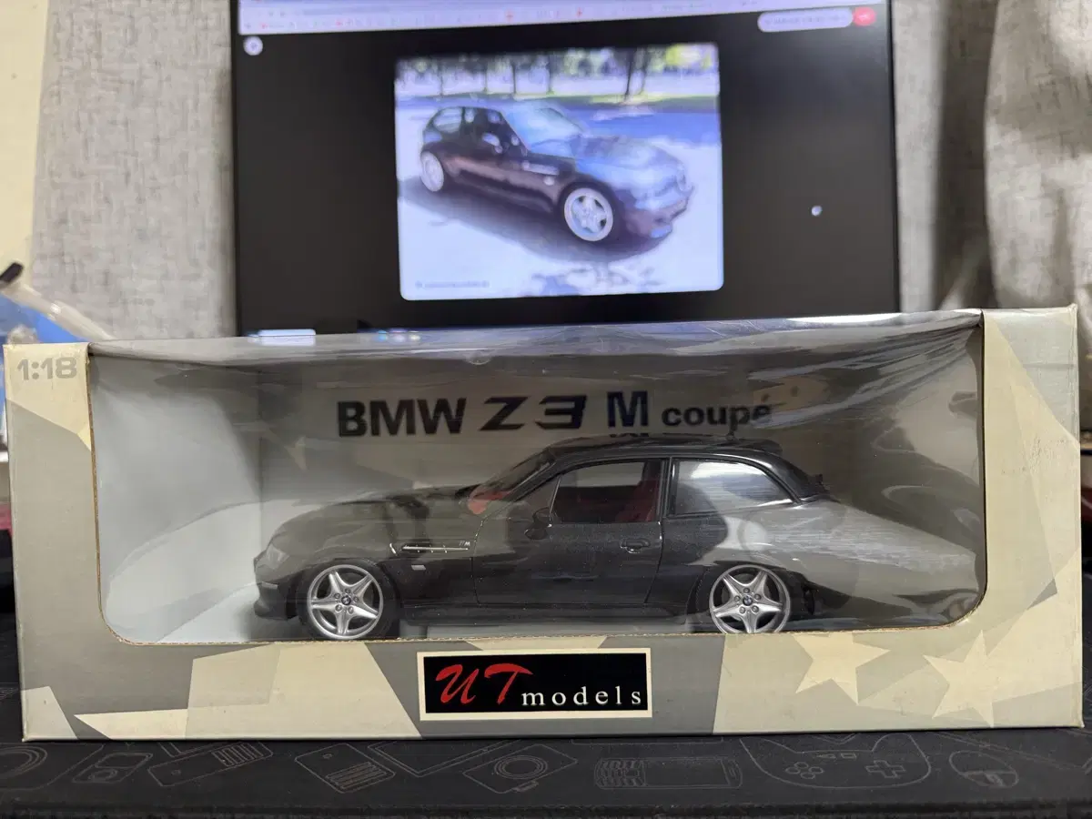 UT BMW Z3 M 1:18 다이캐스트 미니카 피규어 모형 장남감