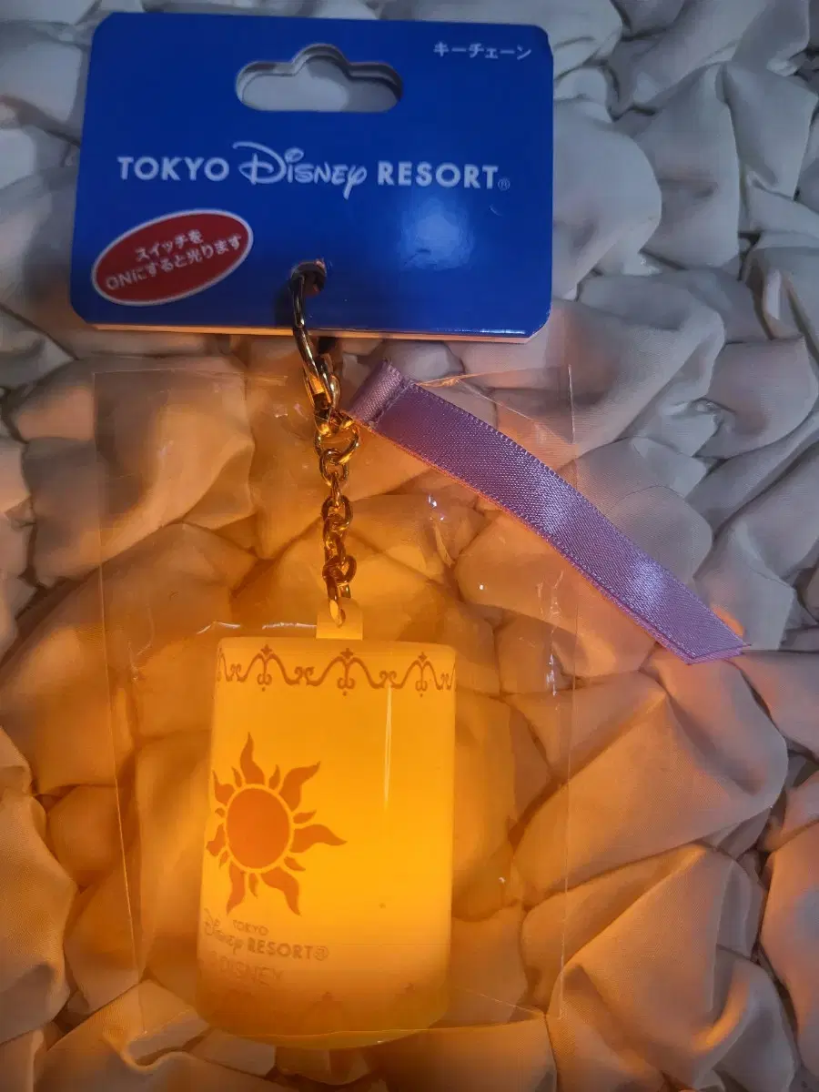 (Tokyo Disneyland Genuine)(Brand New)Disney Tangled Lantern Light Up Keyring