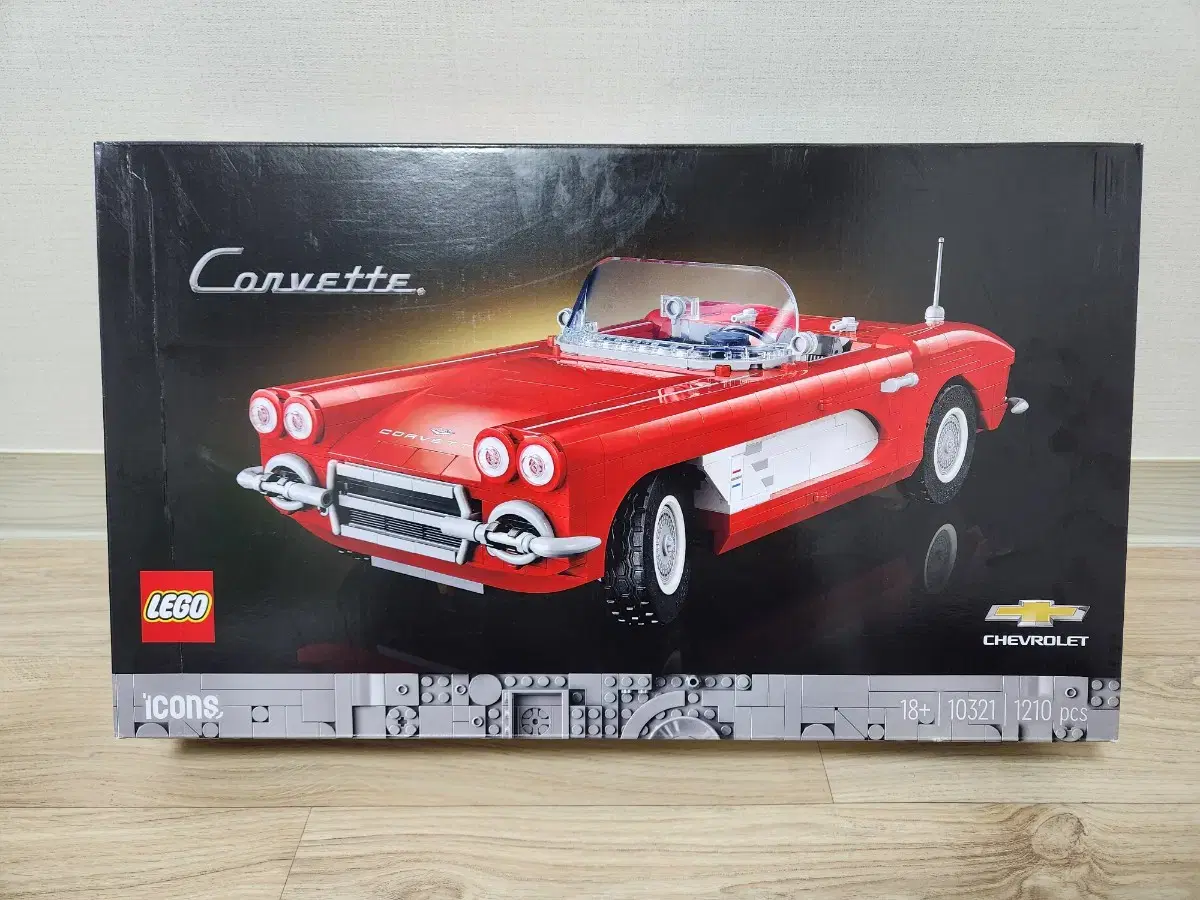 LEGO 10321 Chevrolet Corvette (New, Unsealed)