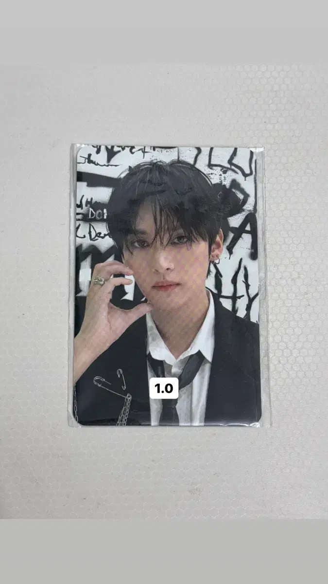 Lee Know Hairclip Photo Card WTS