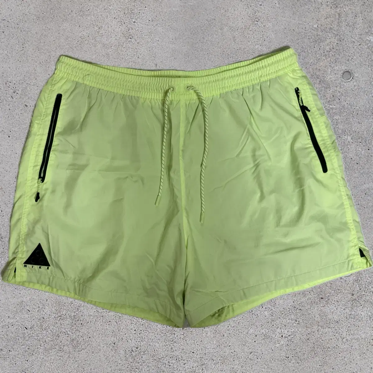 Nike ACG Woven Shorts Vahn Beery Volt XL