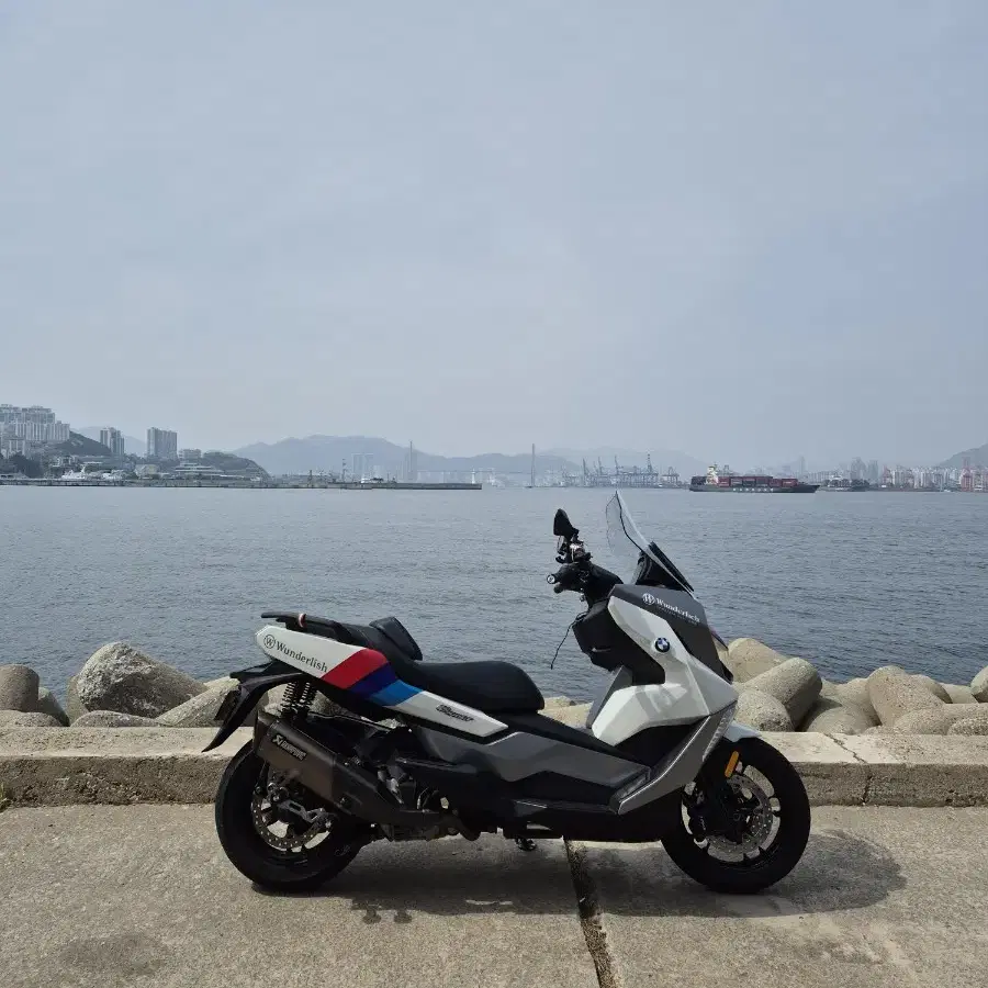 BMW c400GT