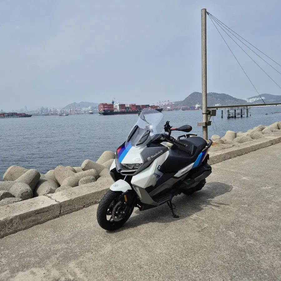 BMW c400GT