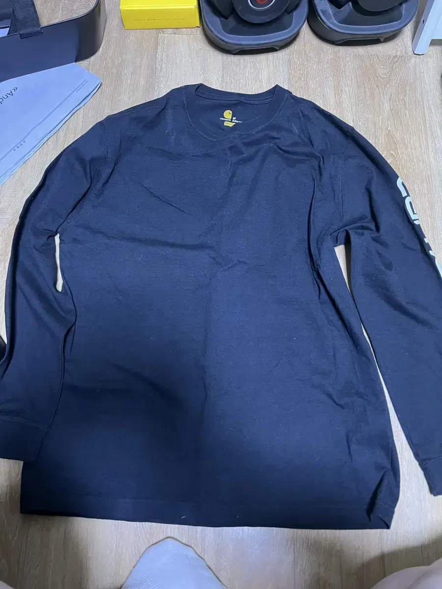 Calhart Long Sleeve (US Size M) sells