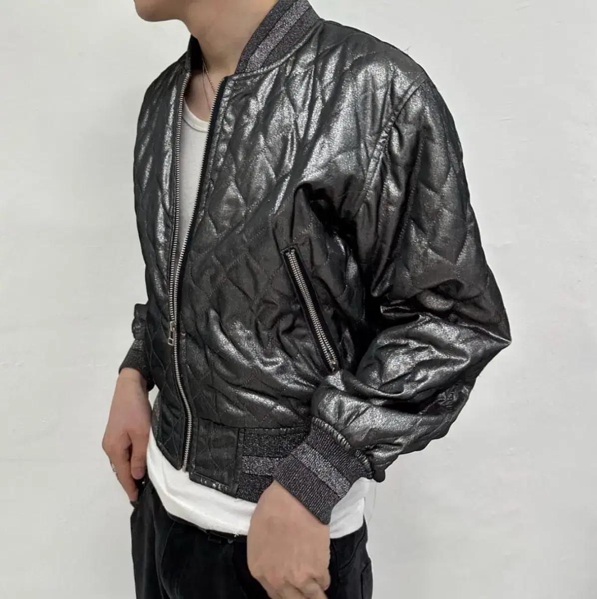 Yoshiyuki konishi Crop bomber jacket