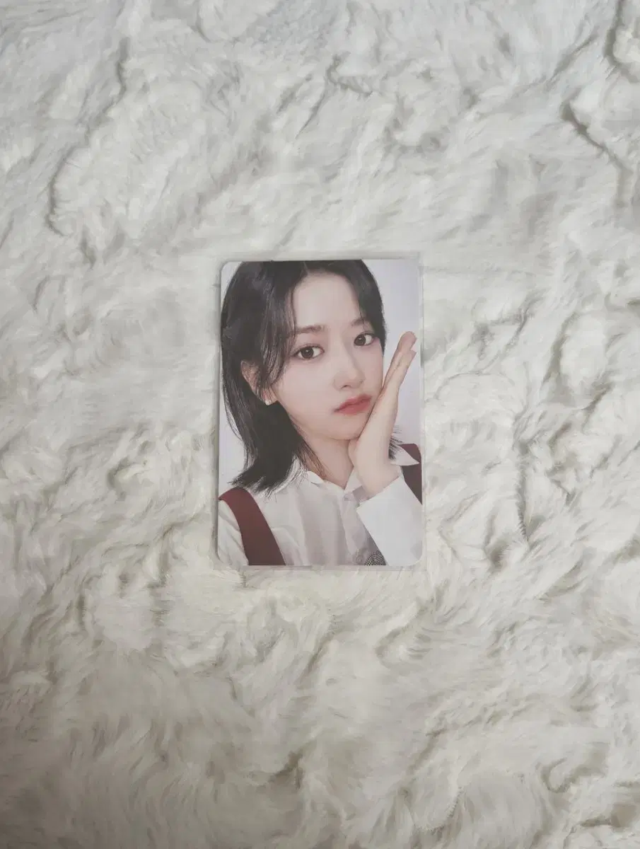 Source) ive Switch Loved ahn yujin albumphotocard