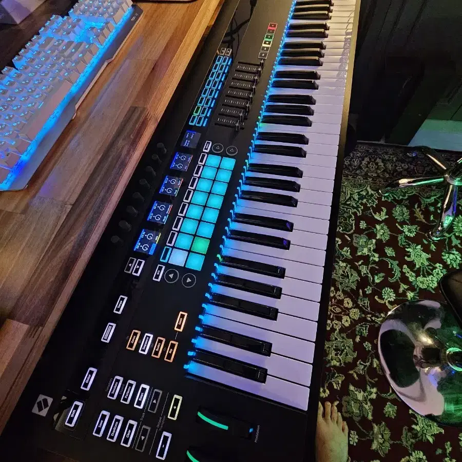 Novation 61SL Mk3 마스터 키보드 - 거의 새 상품!