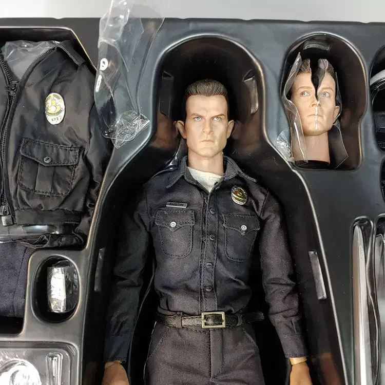 핫토이 MMS129 터미네이터2 T-1000 Hot Toys