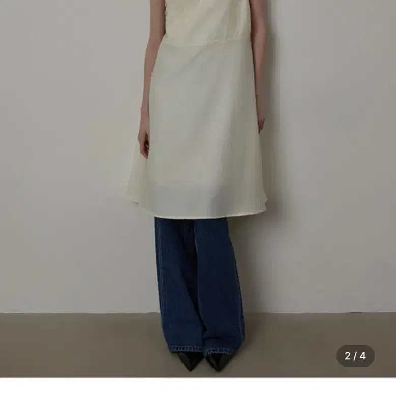 퀸스래빗 새상품 Silk V-neck Sleeveless Layered