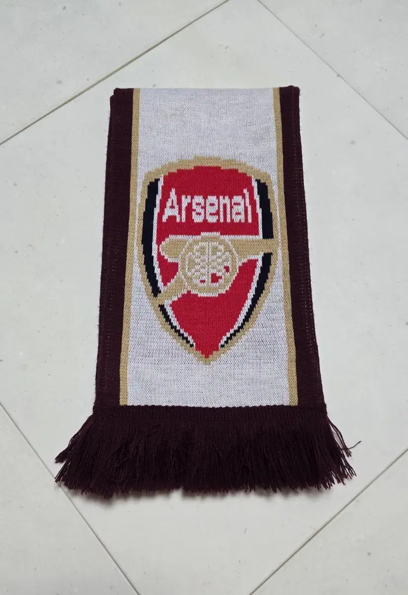 Arsenal 07-08 season muffler for sale.