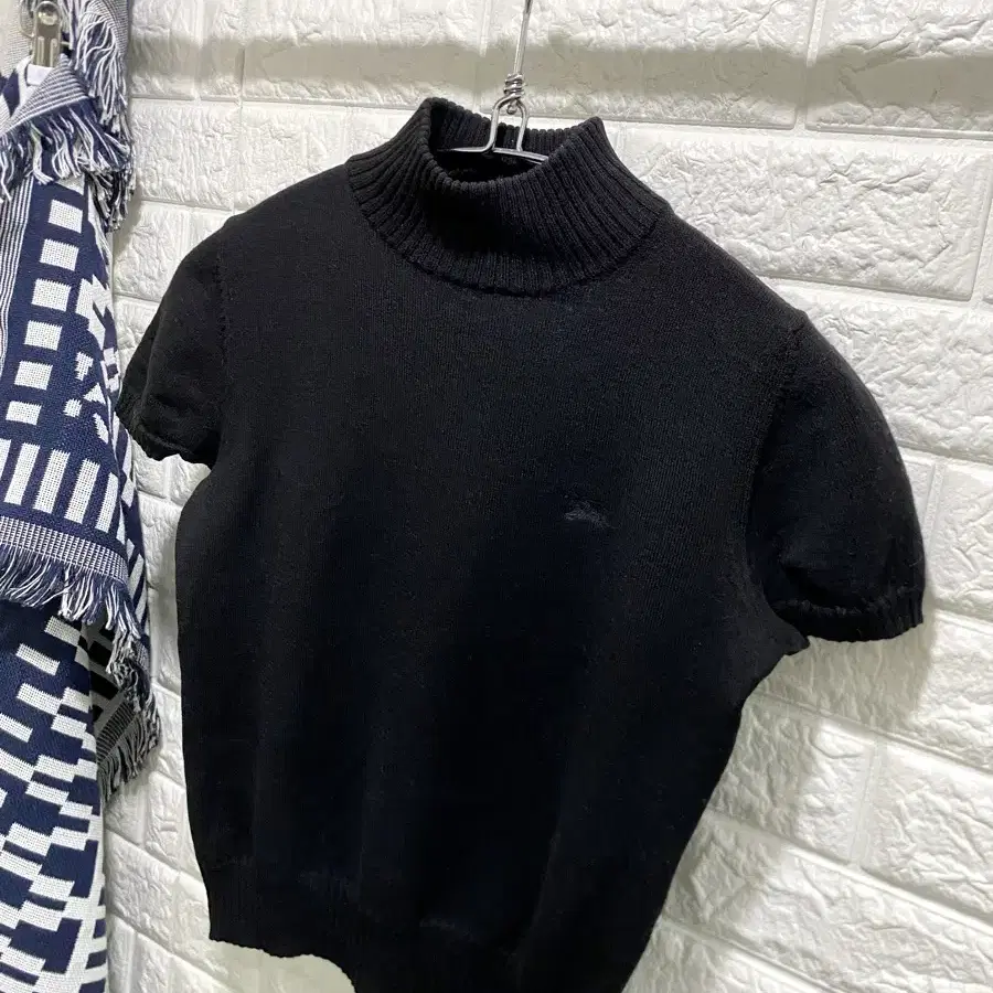 Burberry blue label Half-knit