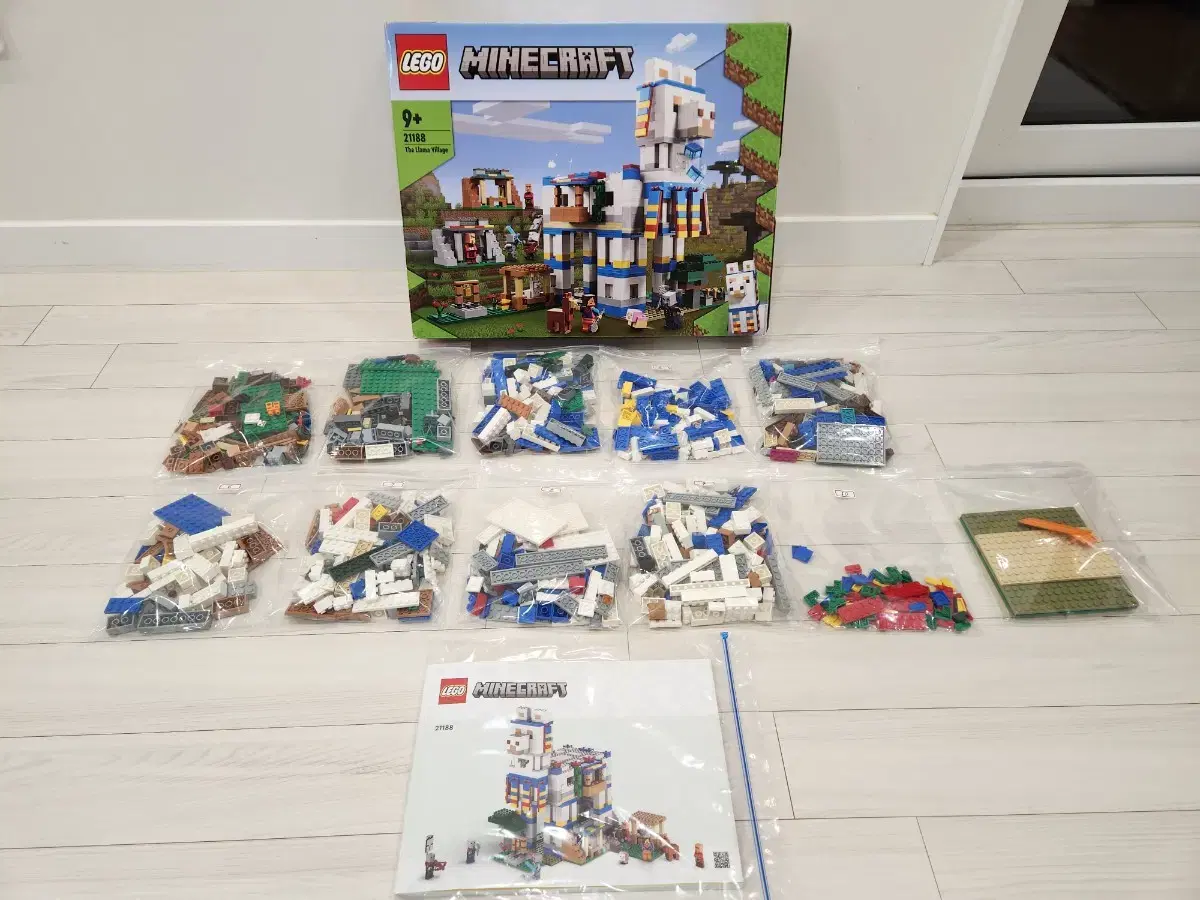 LEGO 21188 Minecraft Llama Village