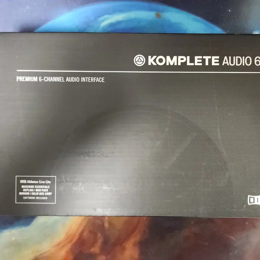 Komplete Audio 6 오디오 인터페이스