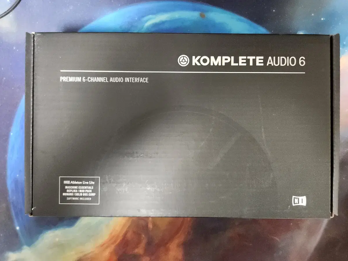 Komplete Audio 6 오디오 인터페이스