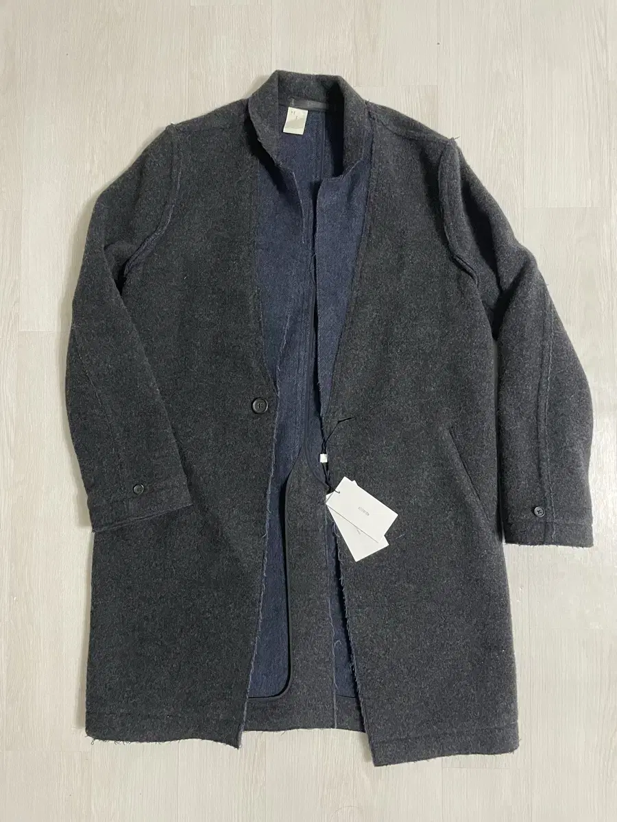 Hollywood cut-off coat size 38