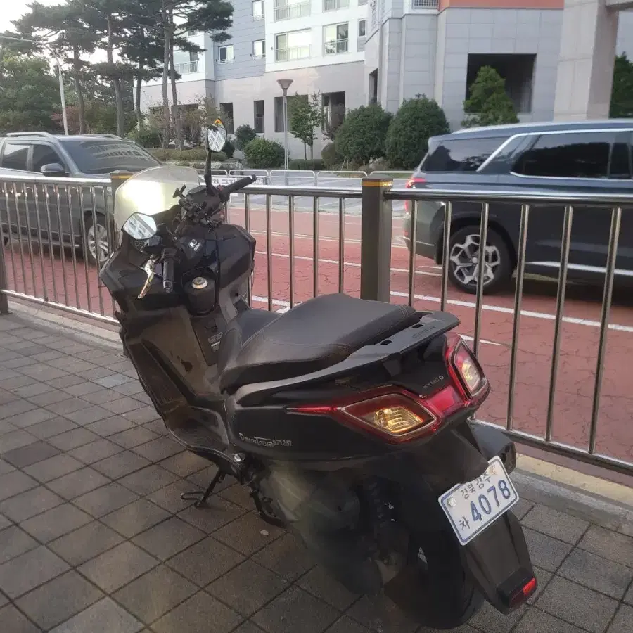 다운타운125cc 오토바이 바이크