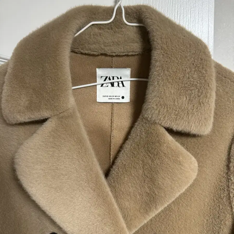 자라 ZARA 에코퍼 코트