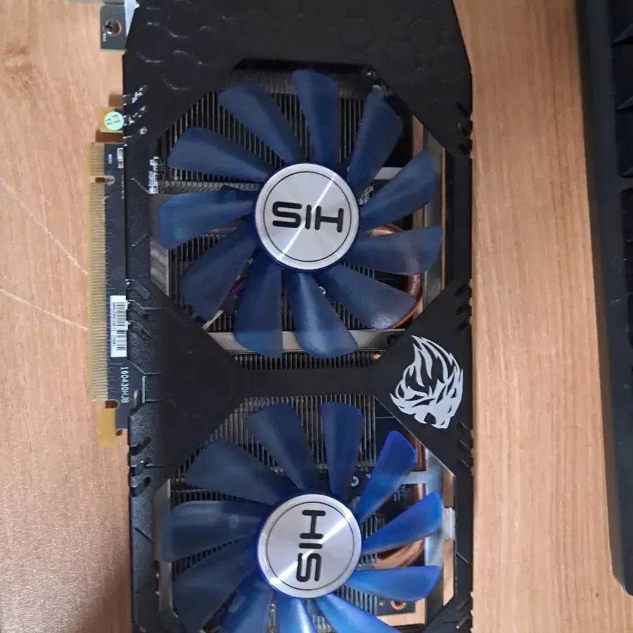 라대온 rx 570 8gb 팝니다.