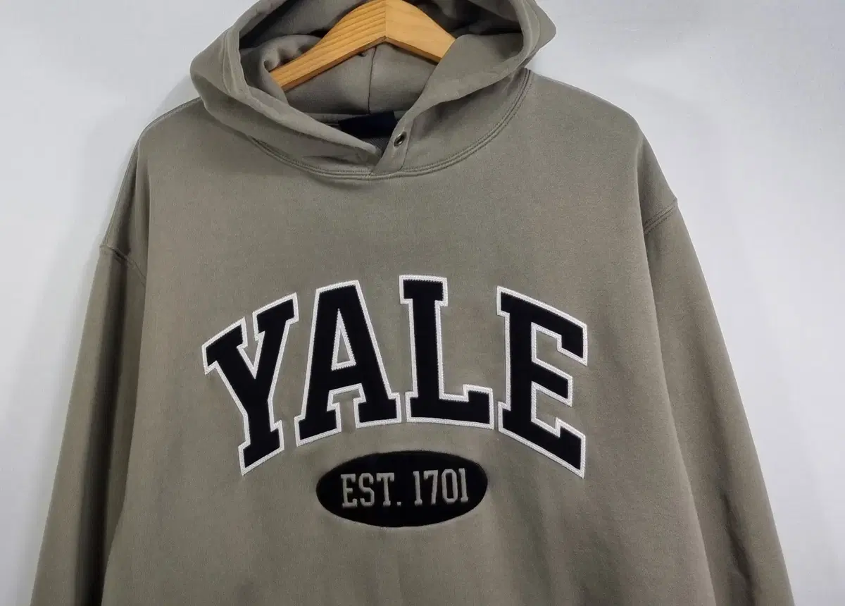 S ) Yale Khaki Hoodie New in Box