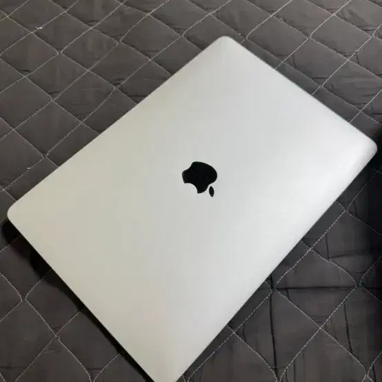 맥북프로 MacBook Pro 2017 램 16 기가 용량 256 기가