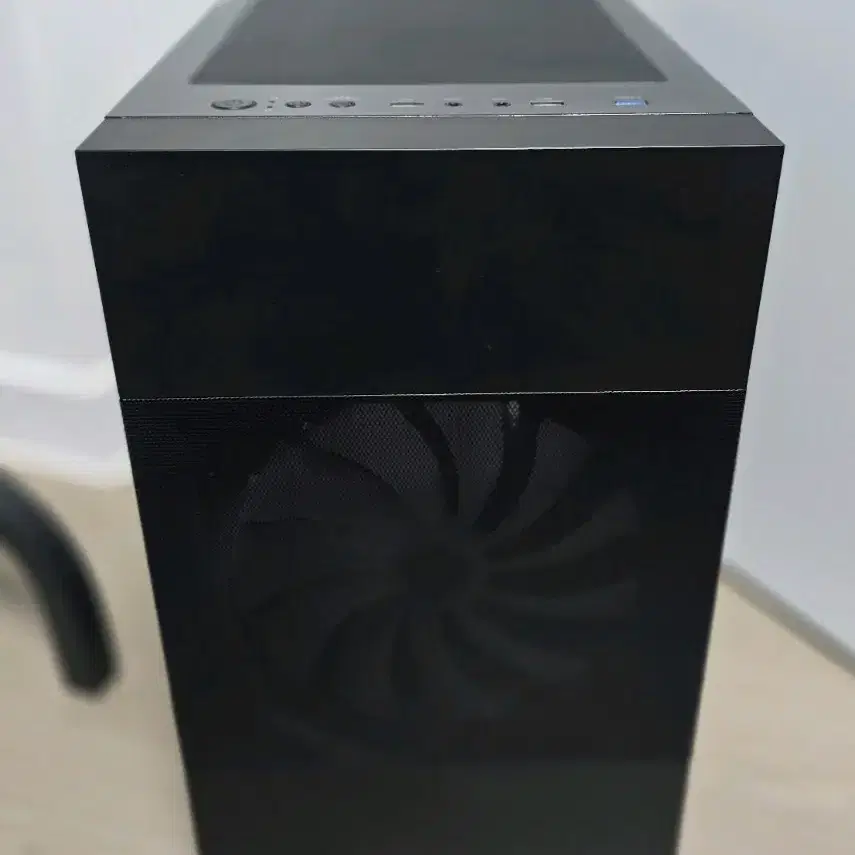 r3sys r480 컴퓨터 케이스