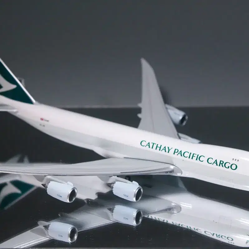 1:400 케세이퍼시픽 B747-8F 비행기모형