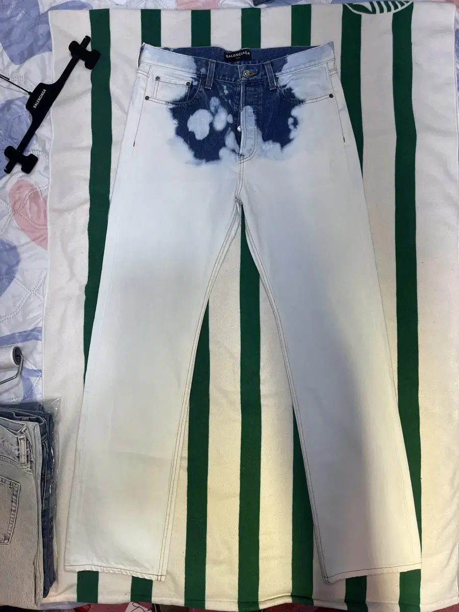 Balenciaga Jeans Bleach-washed jin size 32