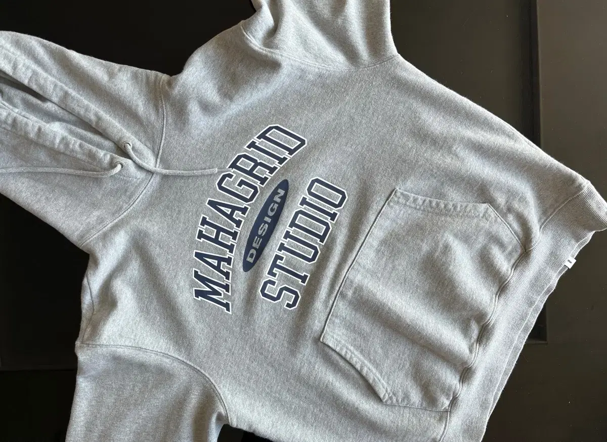 마하그리드 COLLEGE LOGO HOODIE GREY