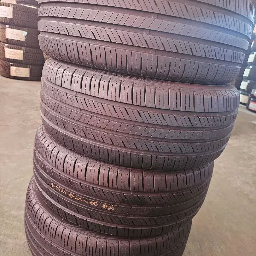 225/45r184본 중고로팔아봅니다