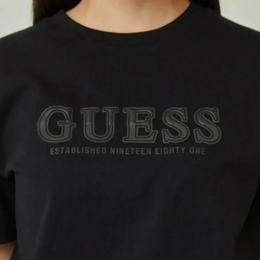 [새상품]유니 이중라인 GUESS 로고 게스반팔티  블랙 XL