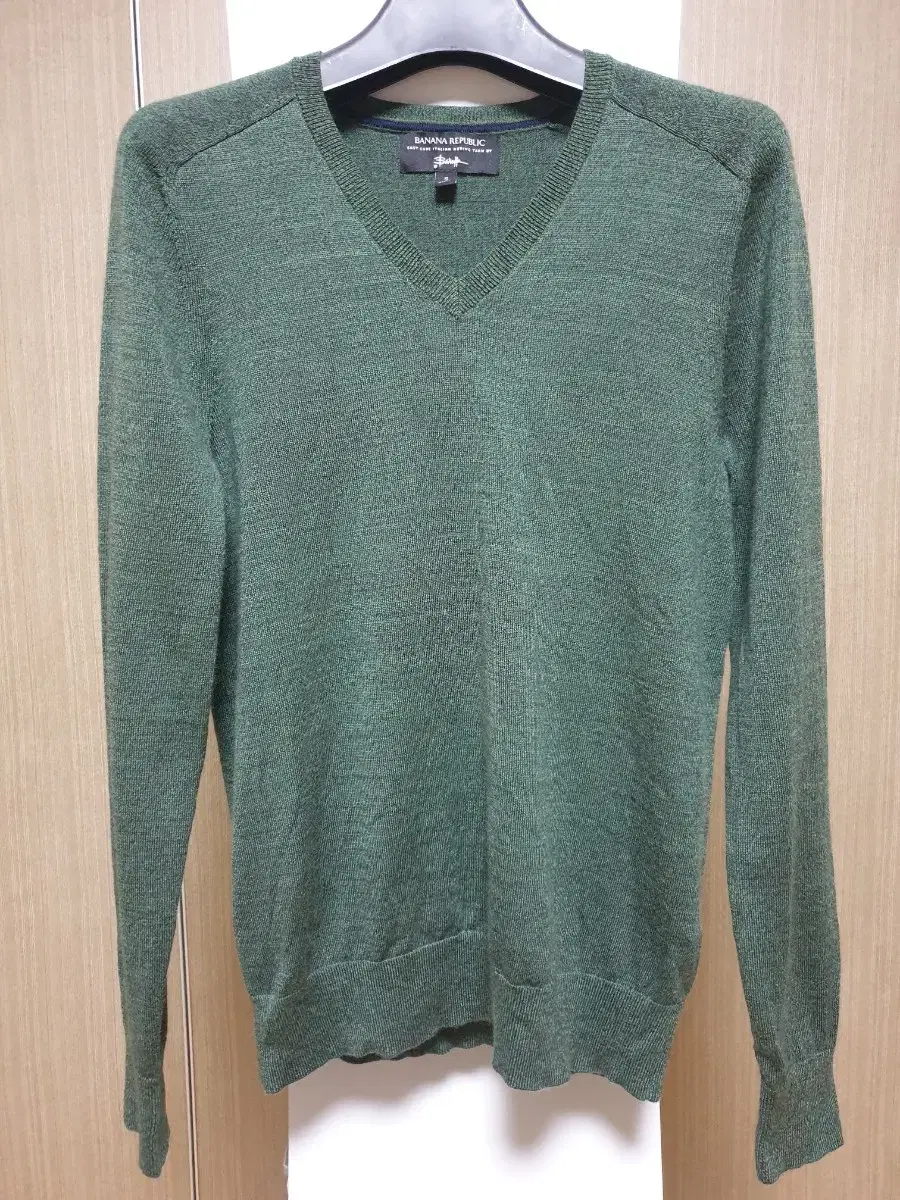 Banana Republic Knit V-Neck 95