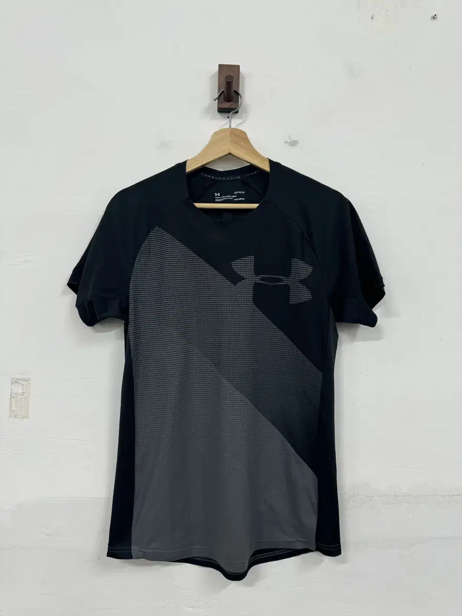 (L) Under Armour Heatgear Functional Vahn Tee