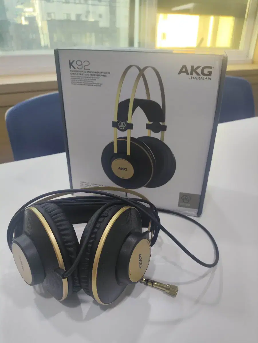 AKG K92 프로페셔널 헤드셋